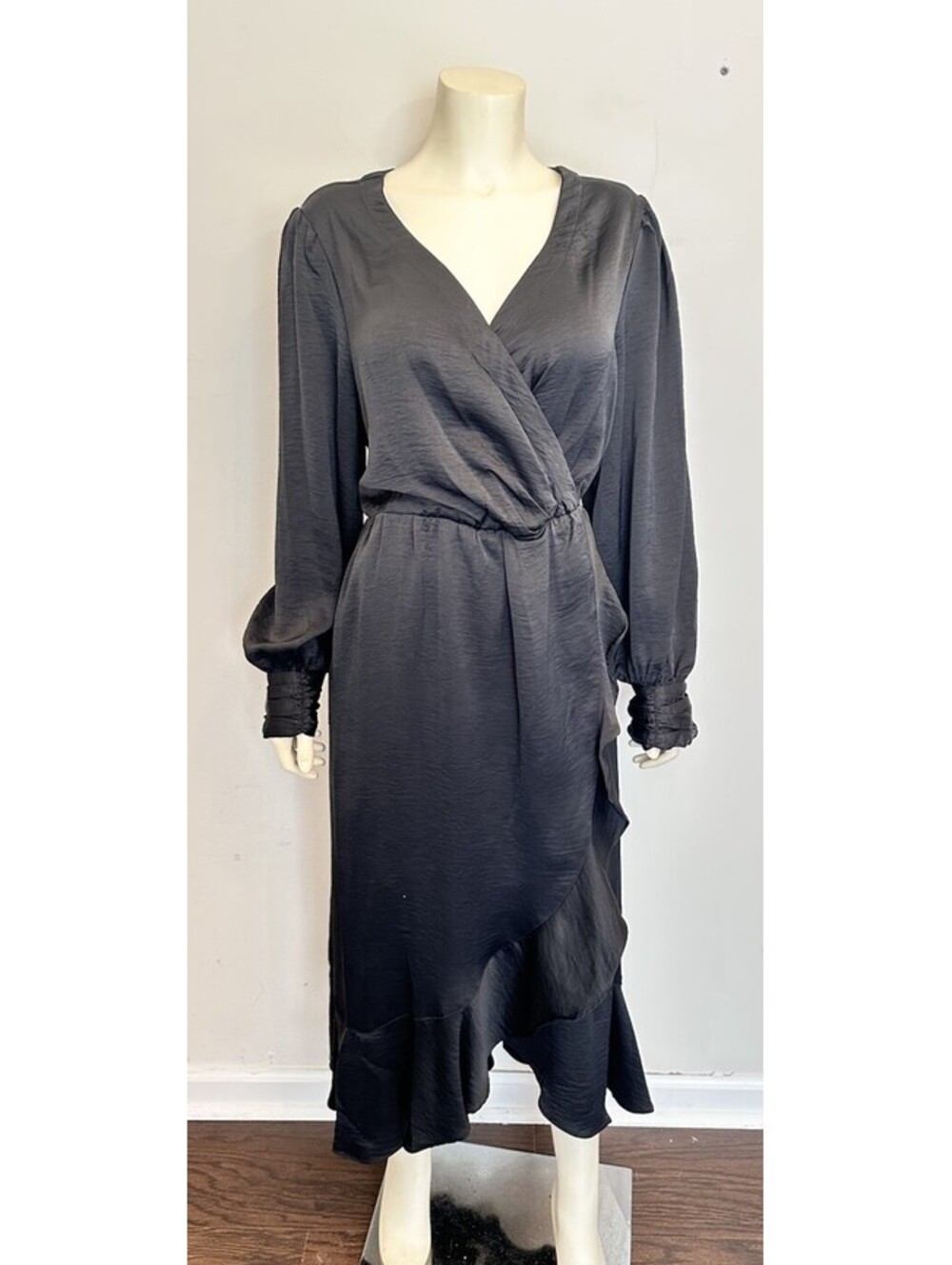 Wonderly Black V-Neck Long Sleeve Wrap Midi Dress Ruffle Satin Rayon XL